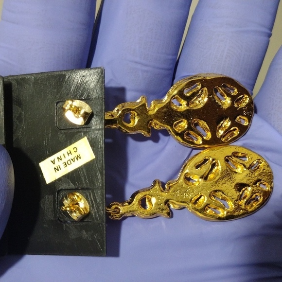 Women's Stylish Gold-tone Filigree Turquoise Color Stone Drop Dangle Earrings - Picture 4 of 5